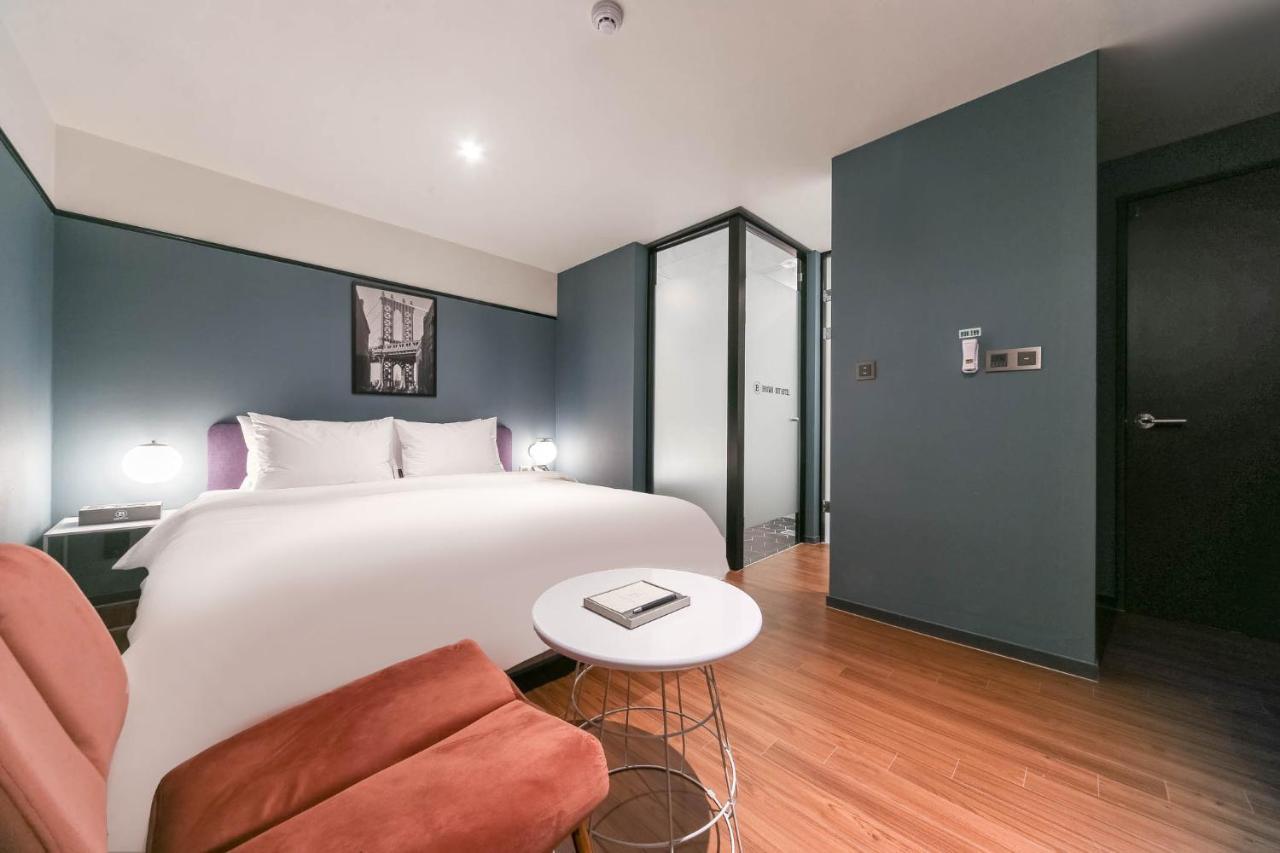 Pohang Brown Dot Hotel Екстер'єр фото