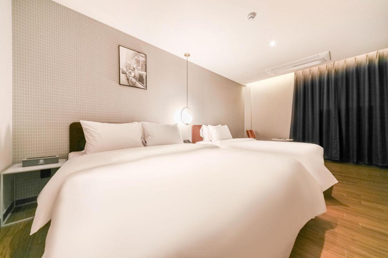 Pohang Brown Dot Hotel Екстер'єр фото